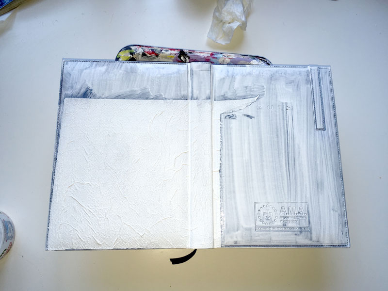 How to fake an old book with an old planner and very few materials · Via www.sweethings.net ·  #fake #bible 