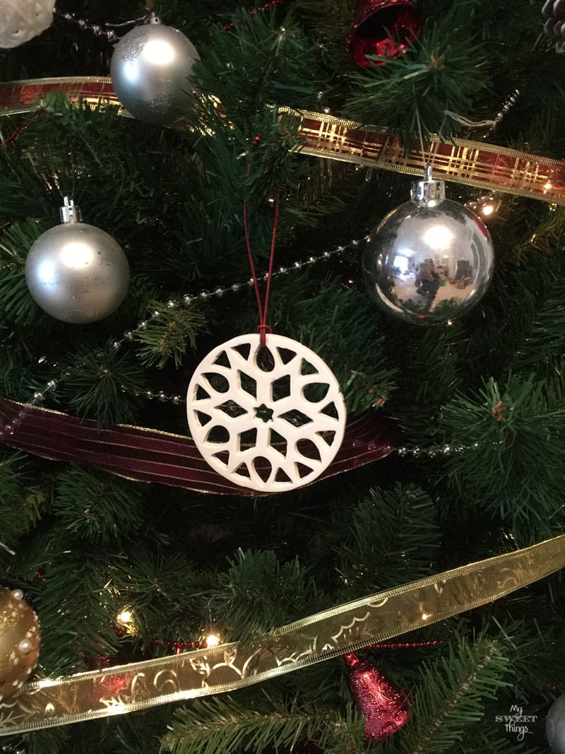 This is how we decorate our Christmas tree, DIY ornaments, craft ornaments and a mix of tids and bits | Fimo snowflake ornament | Via www.sweethings.net