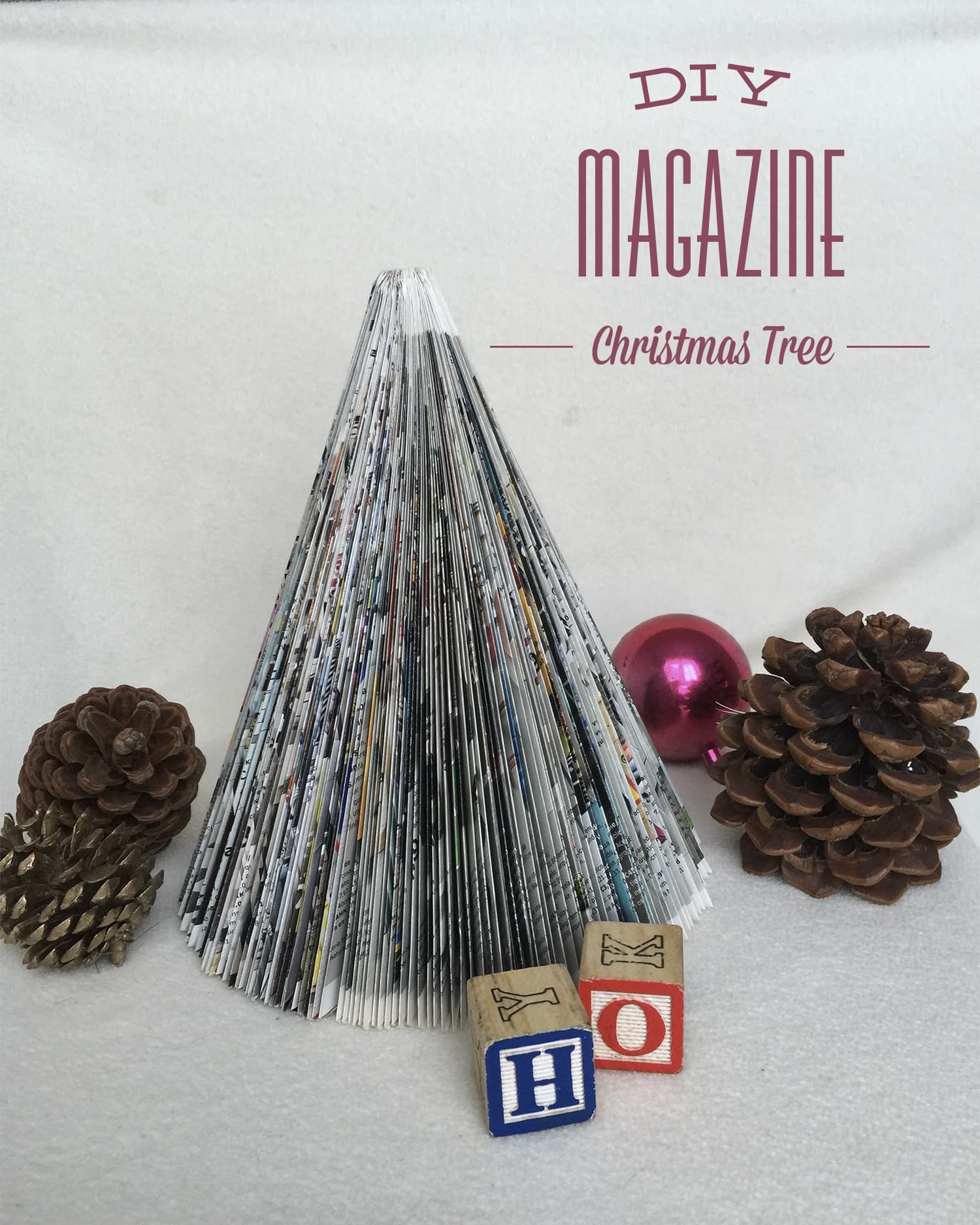 Como hacer un arbol de Navidad con una revista, con sólo tres sencillos pasos | Via www.sweethings.net