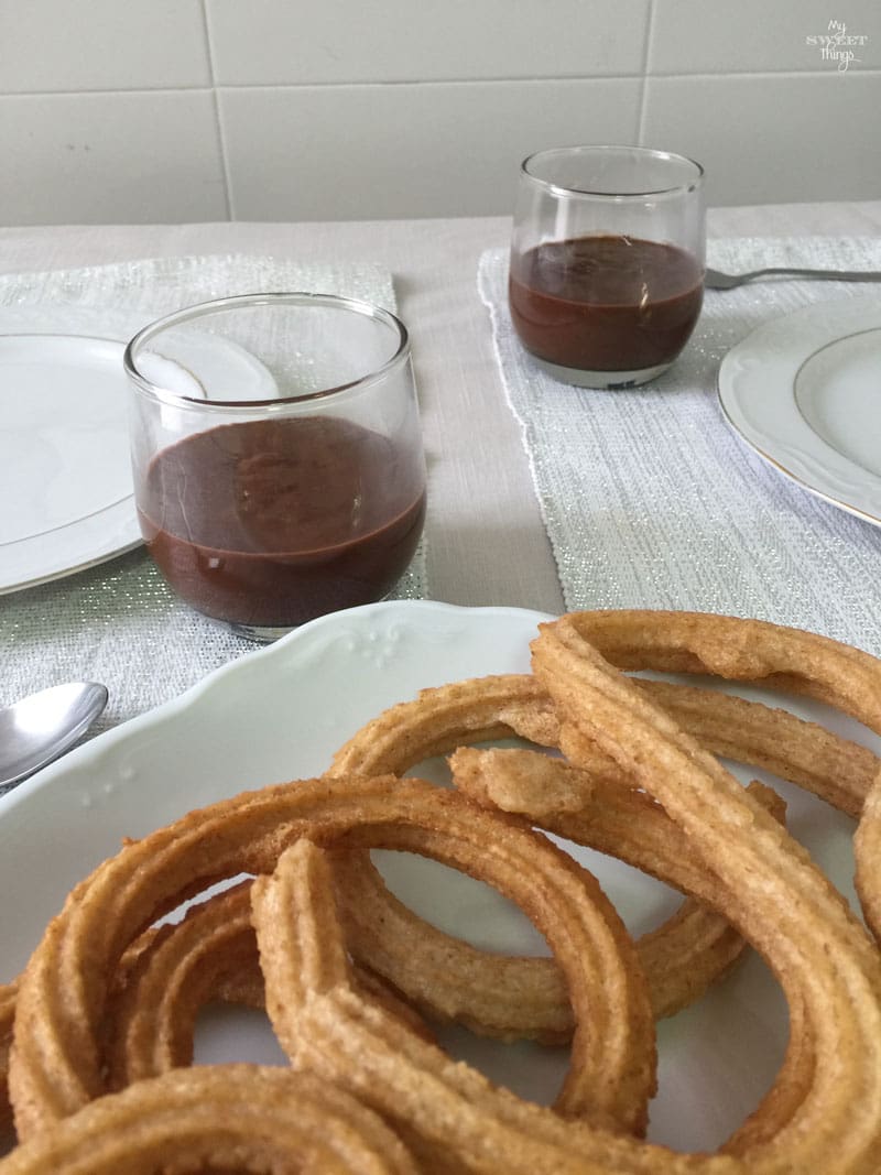 How to make healthy churros with chocolate with no added refined sugar 