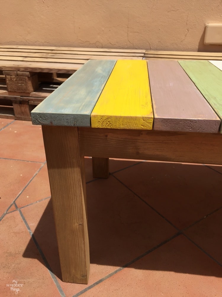 How to make a colorful wood slat table the easy way with some wood and paint - The before picture - Painted slats with dyed legs