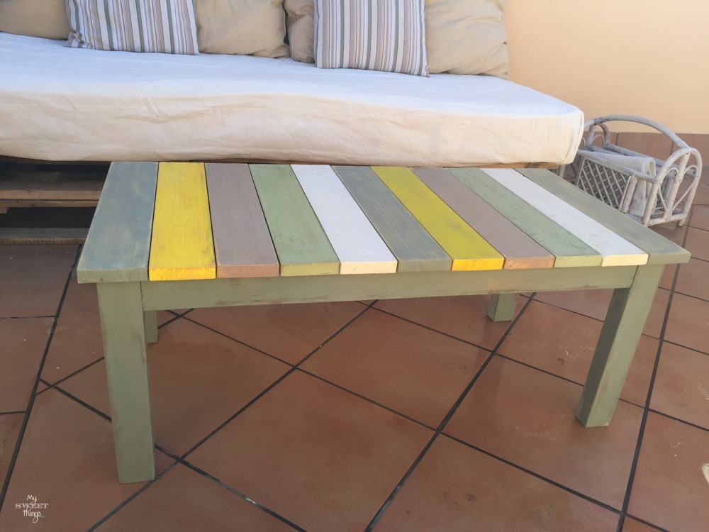 How to make a colorful wood slat table the easy way with some wood and paint - The before picture - Painted slats with painted legs