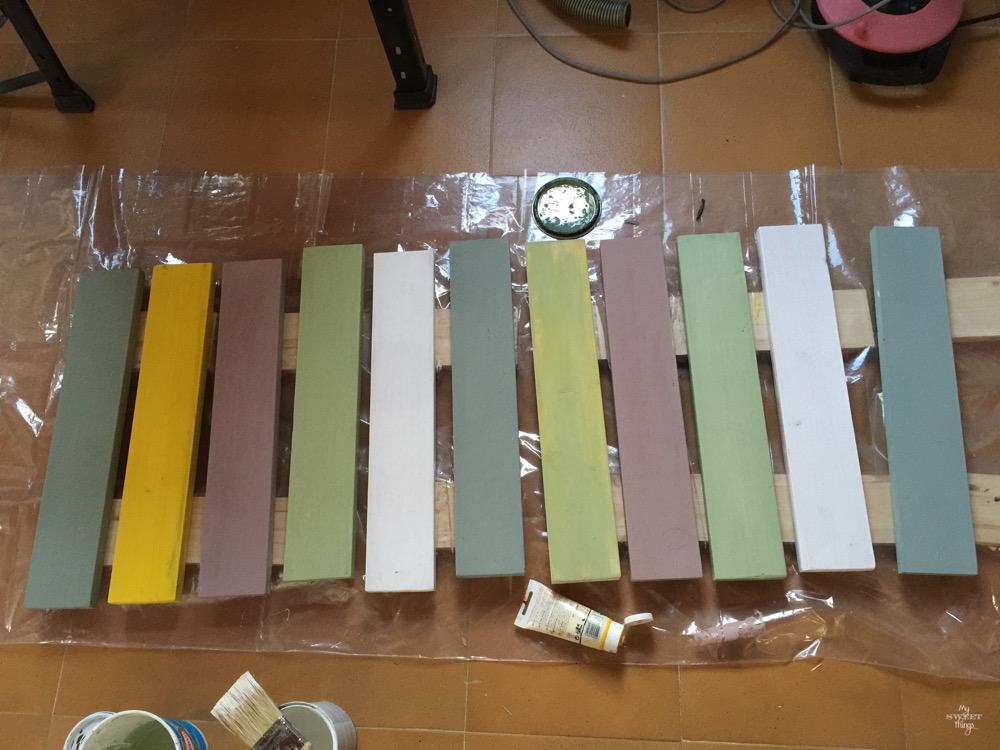How to make a colorful wood slat table the easy way with some wood and paint - The before picture - Painting the slats