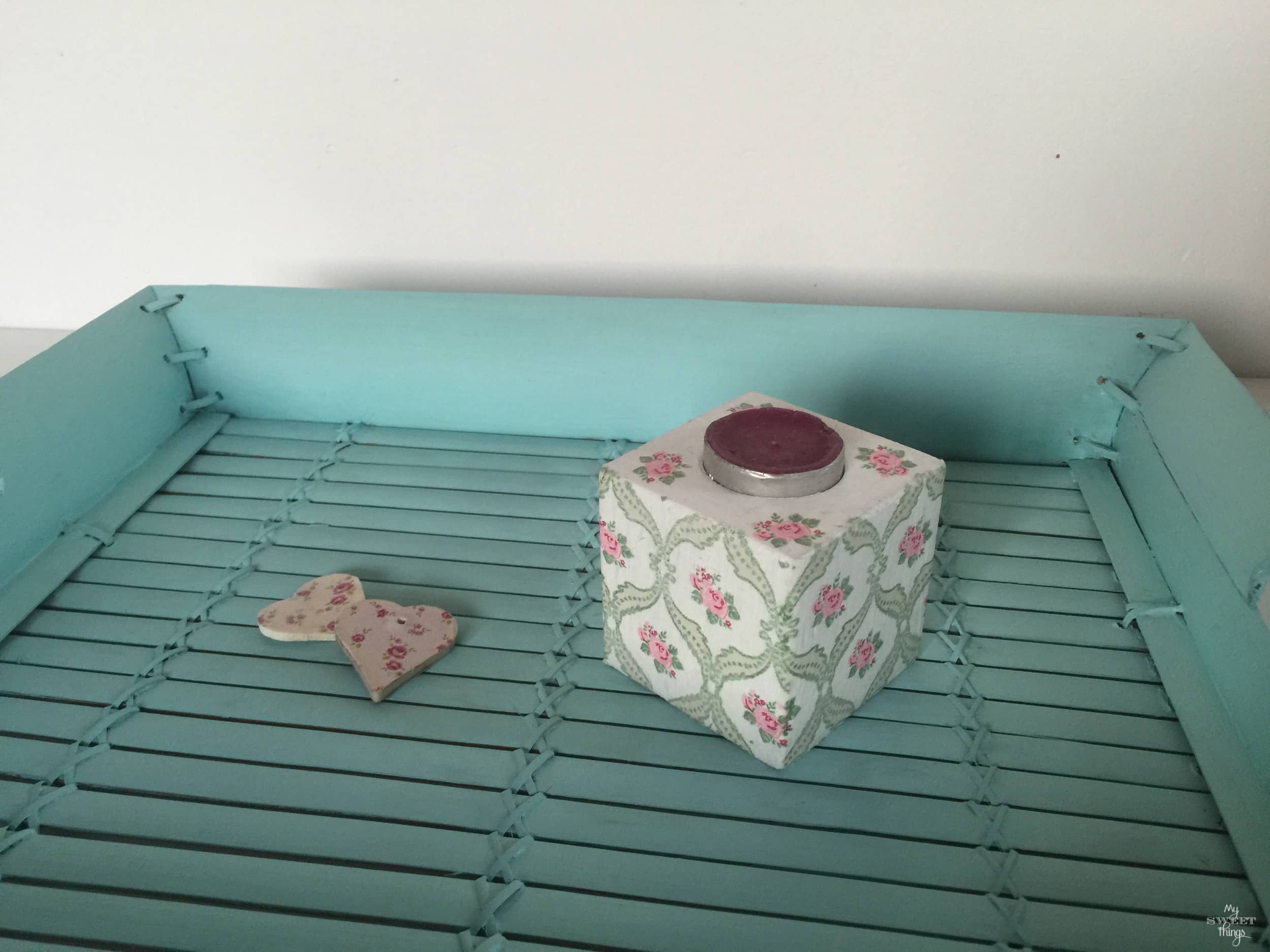 How to make a pretty coastal style tray upcycling and painting an old one · My Sweet Things