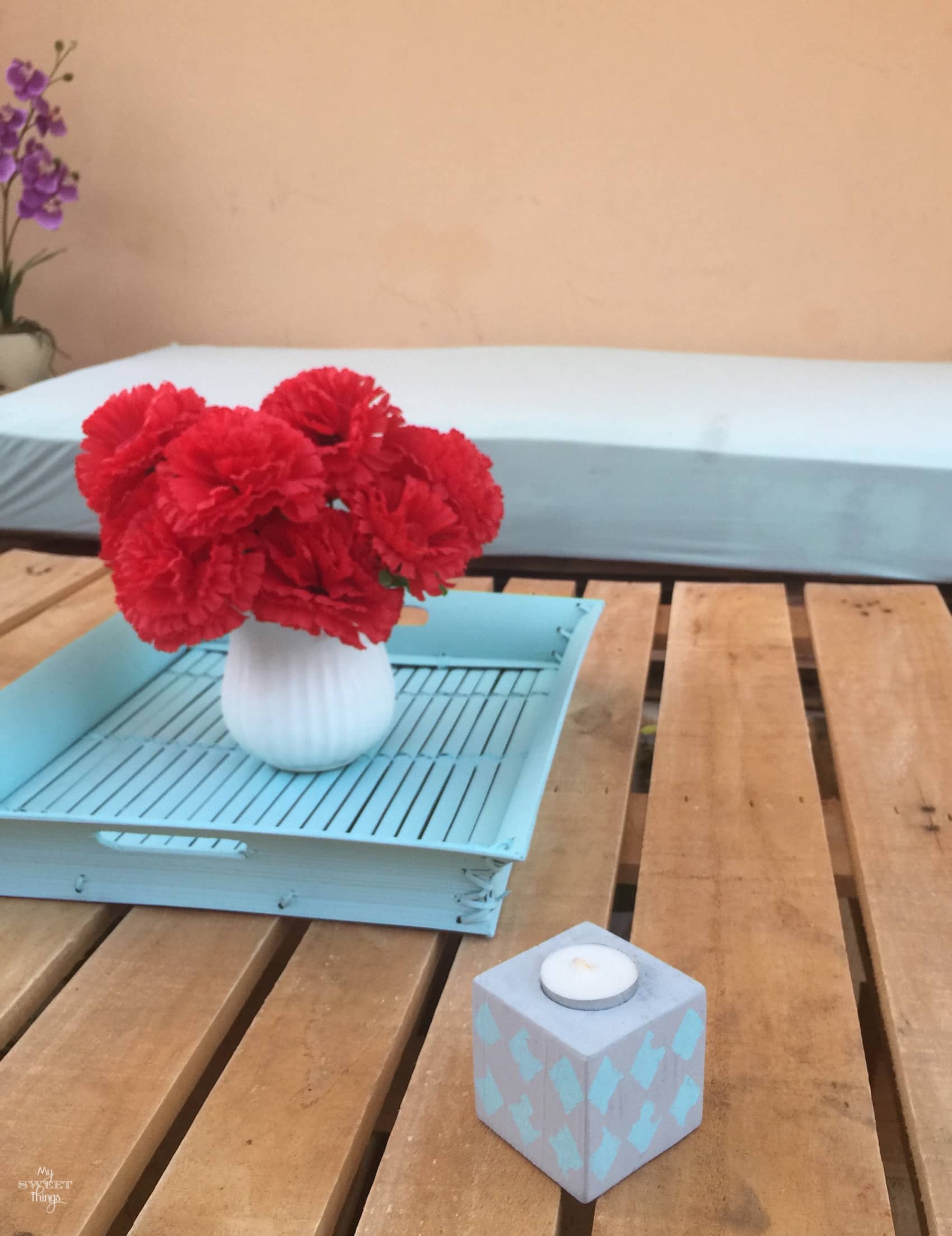 How to make a pretty coastal style tray upcycling and painting an old one · My Sweet Things