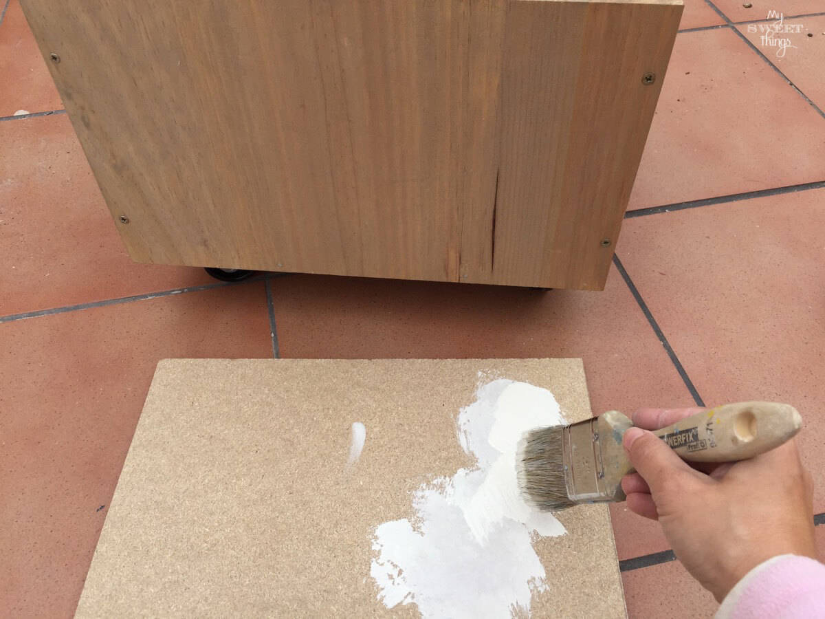 Como hacer una caja de madera estilo industrial por poco dinero · Tinte y técnica pincel seco · Via www.sweethings.net