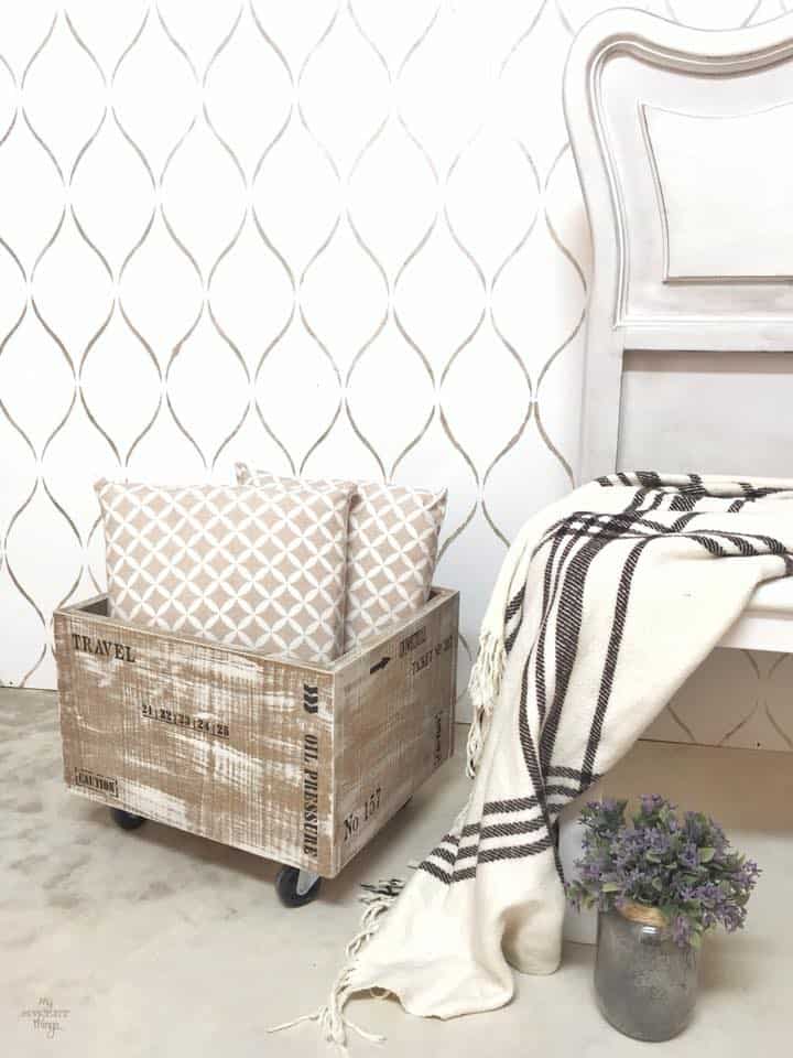 How to make an easy industrial style wood crate with some paint and stencils · Via www.sweethings.net