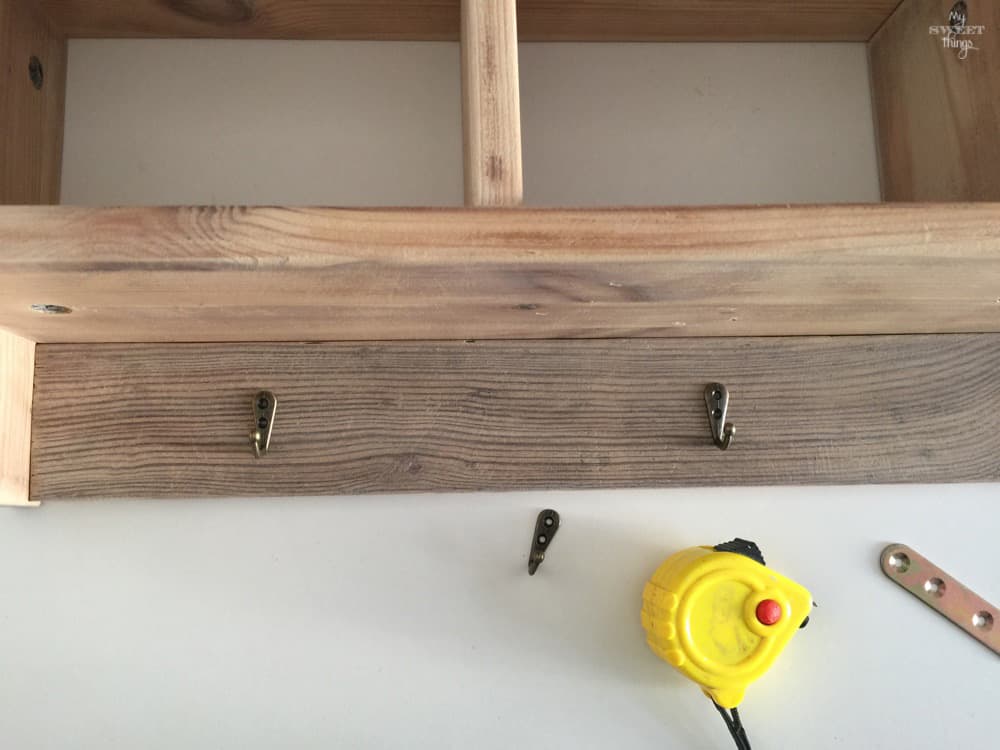 How to hack an Ikea shelf from plain to farmhouse style · Via www.sweethings.net