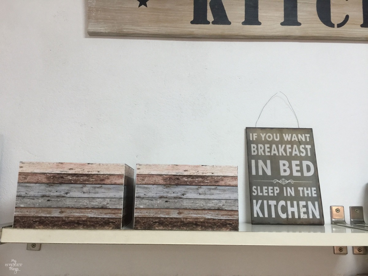 DIY Kitchen makeover on a budget | #kitchen #makeover #remodel #farmhouse #diy #homedecor #sign | Via www.sweethings.net 