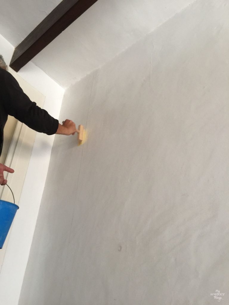 How to Wallpaper Walls Easily Like a Pro • My Sweet Things