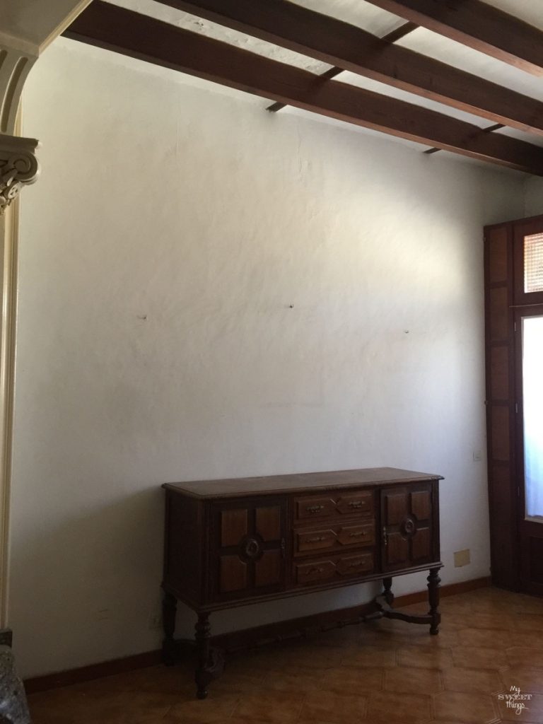 How to Wallpaper Walls Easily Like a Pro • My Sweet Things