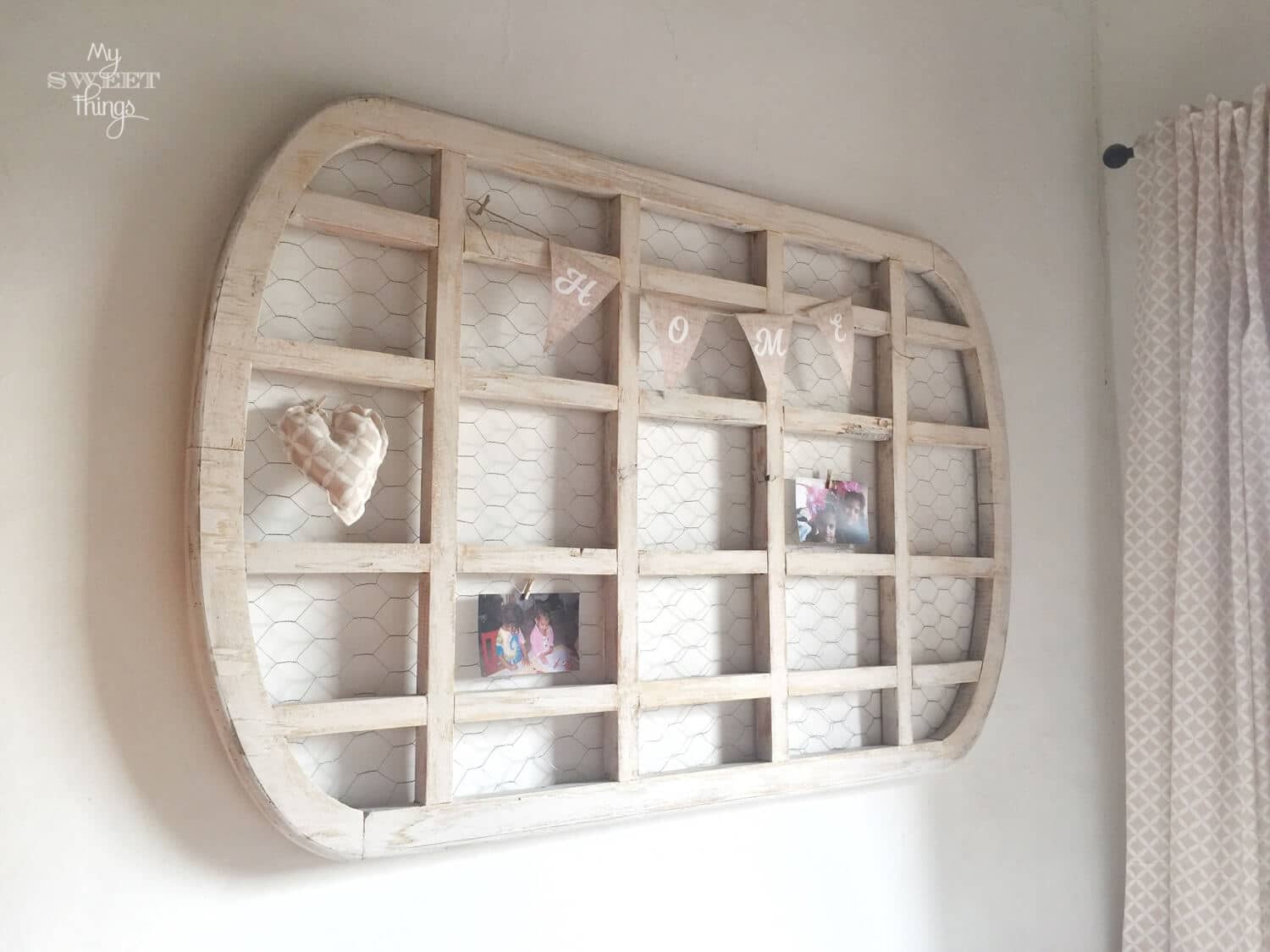 Upcycled Table Into Wooden Wall Display · Via www.sweethings.net
